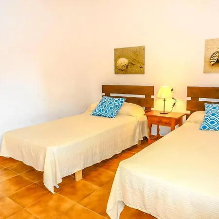 Sleeps 9 Pool Wifi Villa